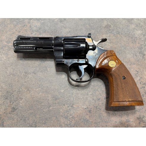 REVOLVER COLT PYTHON 357 MAGNUM 4 "