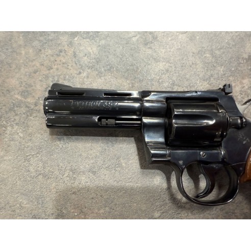 REVOLVER COLT PYTHON 357 MAGNUM 4 "
